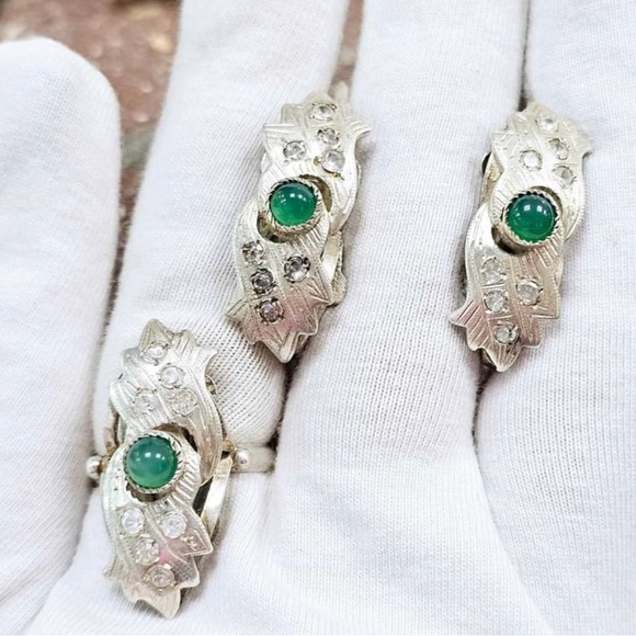 Silver set of earrings and a ring with natural chrysoprase. - Picture 2 of 9